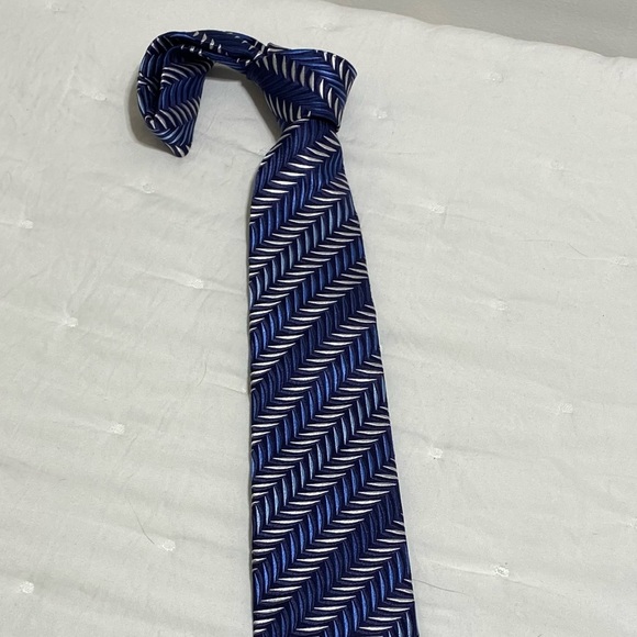 Armani Collezioni Tie (NWOT) - Picture 5 of 6